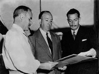 Selznick, Hitchcock y Dalí supervisan algunos diseños para la película